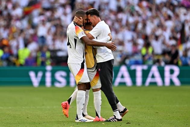 05 07 2024, xscotx, European Football Championship 2024 quarter-finals, Spain Germany, emspor, v l goal celebration after the goal celebrating the goal celebrate 1 1 by Florian Wirtz German national football team DFB Jonathan Tah German national football team DFB Co coach Sandro Wagner German national football team DFB Stuttgart