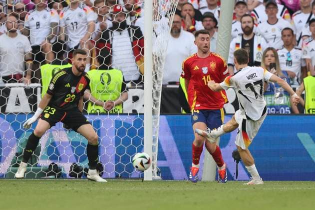 Spain v Germany UEFA EURO, EM, Europameisterschaft,Fussball 2024 Quarter-final Florian Wirtz of Germany scores his sides 1st goal during the UEFA Euro 2024 Quarter-final match between Spain and Germany at MHPArena, Stuttgart UK Newspapers OUT Copyright: xPaulxChestertonx FIL-20320-0020