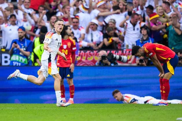 240705 Florian Wirtz of Germany celebrates after scoring the 1 1 goal during the UEFA Euro 2024 Football Championship quarterfinal between Spain and Germany on July 5, 2024 in Stuttgart Photo Mathias Bergeld BILDBYRAN code MB MB0942 fotboll football soccer fotballs em europamästerskap em uefa euro uefa european football championship euro 2024 quarterfinal quarterfinal quarterfinals spain germany bbeng bbauto jubel  Copyright: MATHIASxBERGELD BB240705MB069