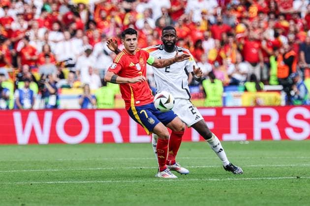 Sport, Football, UEFA EURO 2024 quarter-finals Spain Germany 05 07 2024, Stuttgart Arena Alvaro Morata Spain, 7 Antonio Rüdiger Germany, 2 Stuttgart Stuttgart Arena Baden Württemberg Germany