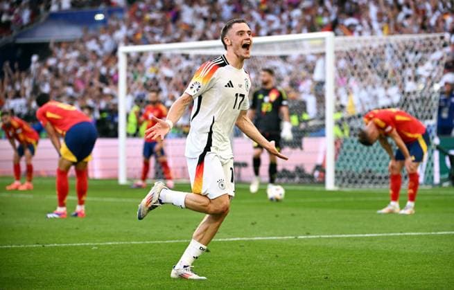 Football, European Championship, EURO 2024, quarter-final, MHP Arena Stuttgart Spain Germany Florian Wirtz GER cheers after his goal to make it 1 1 Cheers, joy, action