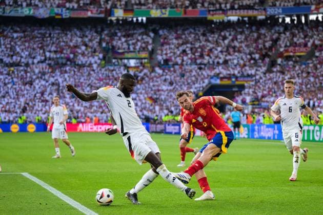 240705 Antonio Ruediger of Germany and Fabian Ruiz Pena of Spain during the UEFA Euro 2024 Football Championship quarterfinal between Spain and Germany on July 5, 2024 in Stuttgart Photo Mathias Bergeld BILDBYRAN kod MB MB0942 fotboll, football, soccer, fotball, fotbolls em, europamästersk  Copyright: MATHIASxBERGELD BB240705MB072