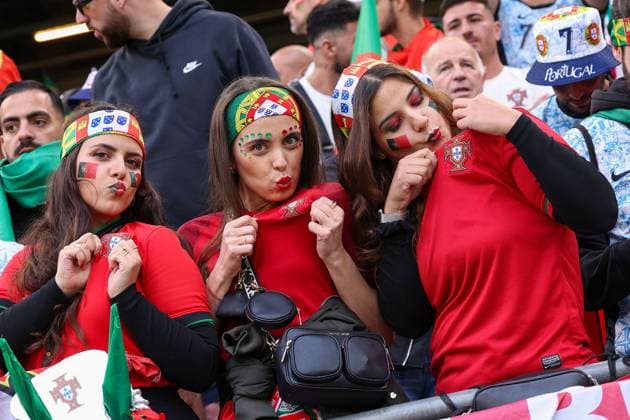 Volksparkstadion, Hamburg UEFA EURO 2024 Germany, Quarterfinal 5 July 2024 , Portugal France v l , Fans of Portugal show their support, Fans, Mood, Scarves, Shirts, Emotions, Adeptos Copyright: JoaquimxFerreira