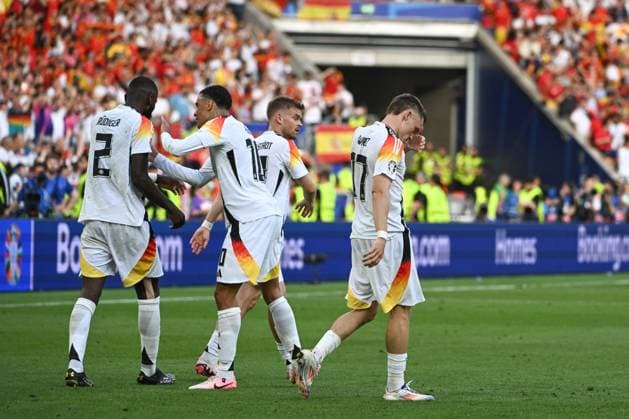 05 07 2024, xpsx, Football EM 2024 1 4 Final, Germany Spain emspor, v l Florian Wirtz Germany, 17 Jubel, Torjubel, jubelt ueber das Tor, celebrate the goal, celebration DFL DFB REGULATIONS PROHIBIT ANY USE OF PHOTOGRAPHS as IMAGE SEQUENCES and or QUASI VIDEO Stuttgart