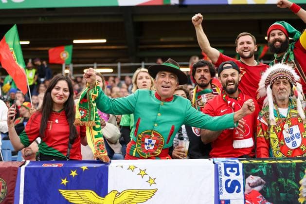 Volksparkstadion, Hamburg UEFA EURO 2024 Germany, Quarterfinal 5 July 2024 , Portugal France v l , Fan Walk, Fans of Portugal show their support, Fans, Mood, Scarves, Shirts, Emotions Copyright: JoaquimxFerreira