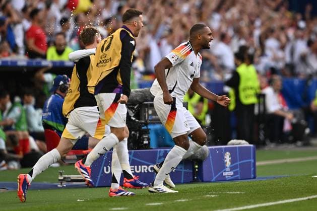 05 07 2024, xscotx, Euro 2024 quarter-final, Spain Germany, emspor, v l goal celebration after the goal celebrating the goal celebrate 1 1 by Florian Wirtz German national football team DFB Stuttgart