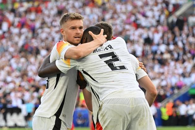 05 07 2024, xjrdrx, Football EM 2024 1 4 Final, Germany Spain emspor, v l Goal celebration after the goal to celebrate the goal celebrate 1 1 by Florian Wirtz German national football team DFB Maximilian Mittelstädt German national football team DFB Antonio Rüdiger German national football team DFB DFL DFB REGULATIONS PROHIBIT ANY USE OF PHOTOGRAPHS as IMAGE SEQUENCES and or QUASI VIDEO Stuttgart