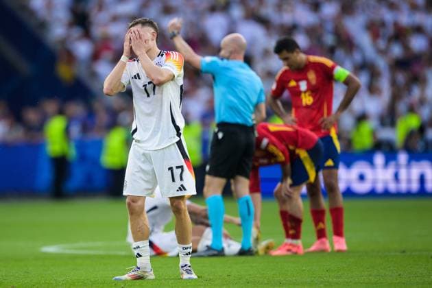 240705 Florian Wirtz of Germany looks dejected during the UEFA Euro 2024 Football Championship quarterfinal between Spain and Germany on July 5, 2024 in Stuttgart Photo Mathias Bergeld BILDBYRAN code MB MB0942 fotboll football soccer fotballs em europamästerskap em uefa euro uefa european football championship euro 2024 kvartfinal quarterfinal quarterfinals spanien spain deutschland germany bbeng bbauto depp  Copyright: MATHIASxBERGELD BB240705MB082