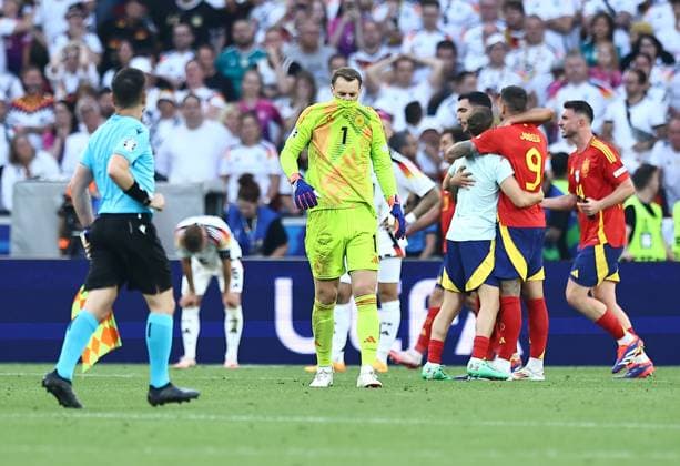 Manuel Neuer of Germany shows a look of dejection at full time Spain v Germany, UEFA European Championship, EM, Europameisterschaft 2024, Quarter Final, Football, Stuttgart Arena, Stuttgart, Germany, 05 Jul 2024 EDITORIAL USE ONLY No use with unauthorised audio, video, data, fixture lists, club league logos or live services. Online in-match use limited to 120 images, no video emulation. No use in betting, games or single club league player publications. Copyright: xMichaelxZemanek Shutterstockx 14571380dj