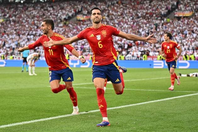 05 07 2024, xscotx, Euro 2024 quarter-final, Spain Germany, emspor, v l goal celebration after the goal celebrating the goal celebrate 2 1 by Mikel Merino Zazon Spain Stuttgart