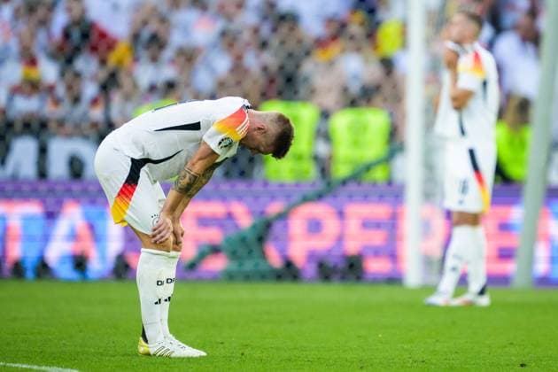 240705 Toni Kroos of Germany looks dejected after the UEFA Euro 2024 Football Championship quarterfinal between Spain and Germany on July 5, 2024 in Stuttgart Photo Mathias Bergeld BILDBYRAN code MB MB0942 fotboll football soccer fotballs em europamästerskap em uefa euro uefa european football championship euro 2024 kvartfinal quarterfinal quarterfinals spanien spain deutschland germany bbeng bbauto depp  Copyright: MATHIASxBERGELD BB240705MB084