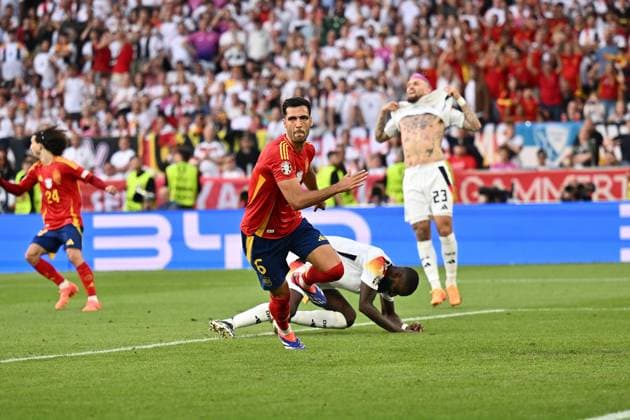 05 07 2024, xscotx, Euro 2024 quarter-final, Spain Germany, emspor, v l goal celebration after the goal celebrating the goal celebrate 2 1 by Mikel Merino Zazon Spain Stuttgart