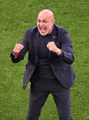 05 07 2024, xjhx, Football EM 2024 1 4 Final, Germany Spain emspor, v l Coach Head Coach Luis De LA Fuente Spain cheers celebrate at the end of the match DFL DFB REGULATIONS PROHIBIT ANY USE OF PHOTOGRAPHS as IMAGE SEQUENCES and or QUASI VIDEO Stuttgart