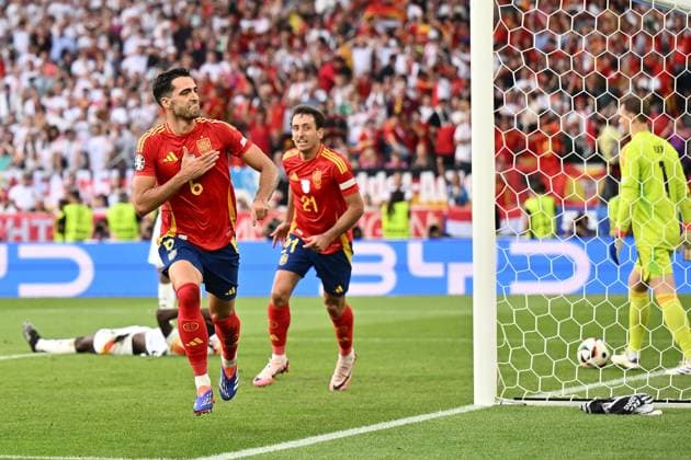 05 07 2024, xscotx, Euro 2024 quarter-final, Spain Germany, emspor, v l goal celebration after the goal celebrating the goal celebrate 2 1 by Mikel Merino Zazon Spain Stuttgart