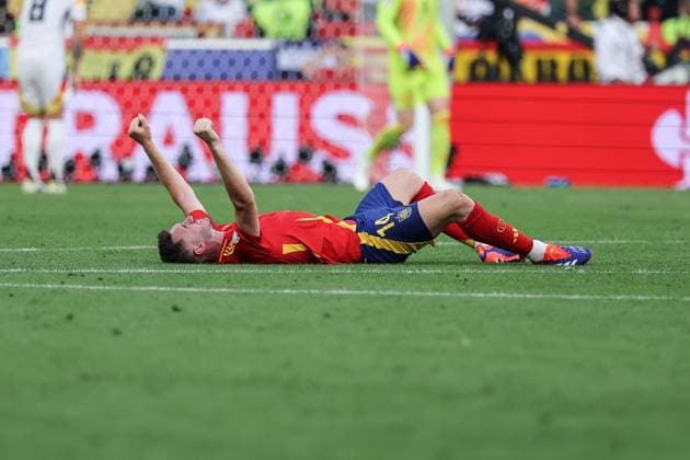 Sport, Football, UEFA EURO 2024 quarter final Spain Germany 05 07 2024, Stuttgart Arena Spain celebrating after the goal in extra time to make it 2 1 the players are happy Stuttgart Stuttgart Arena Baden Württemberg Germany