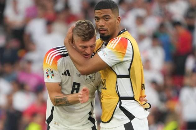 Toni Kroos Germany Germany, 08 disappointed after quarter-final exit in last game of his career, Benjamin Henrichs Germany Germany, 20 consoles Stuttgart 05 07 2024 Germany vs Spain, EURO2024, quarter-final, M45, EM Arena Stuttgart