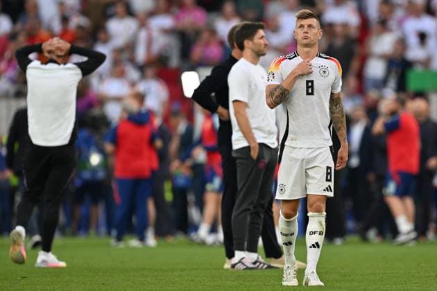 240705 EURO2024 SPAIN VS GERMANY Toni Kroos (8) of Germany looking dejected and disappointed after losing a soccer game between the national teams of Spain and Germany in the Quarter Final stage of the UEFA EURO, EM, Europameisterschaft,Fussball 2024 tournament , on Friday 5 July 2024 in Stuttgart , Germany . PHOTO SPORTPIX David Catry STUTTGART GERMANY  Copyright: xx 472143