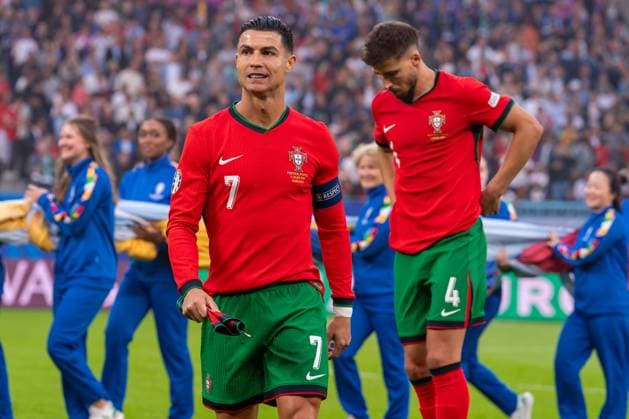 2024-07-05 Portugal v France - Quarter-Final - UEFA EURO, EM, Europameisterschaft,Fussball 2024 HAMBURG, GERMANY - JULY 5: Cristiano Ronaldo of Portugal during the Quarter-Final - UEFA EURO 2024 match between Portugal and France at Volksparkstadion on July 5, 2024 in Hamburg, Germany. (Photo by Joris Verwijst BSR Agency) Hamburg Germany Content not available for redistribution in The Netherlands directly or indirectly through any third parties. Copyright: xBSRxAgencyx