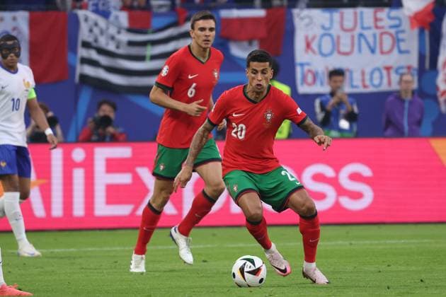 Volksparkstadion, Hamburg UEFA EURO 2024 Germany, quarter-final 5 July 2024 , Portugal France v l , Joao Cancelo Portugal Copyright: JoaquimxFerreira