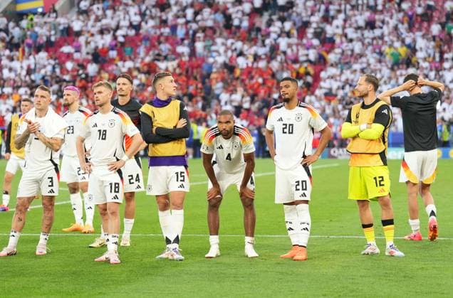 05 07 2024, Football UEFA EURO 2024, quarter-finals, Spain Germany, in the Stuttgart Arena f l David Raum Germany , Robert Andrich Germany , Maximilian Mittelstädt Germany , Robin Koch Germany , Nico Schlotterbeck Germany , Jonathan Tah Germany , Benjamin Henrichs Germany , goalkeeper Oliver Baumann Germany are disappointed