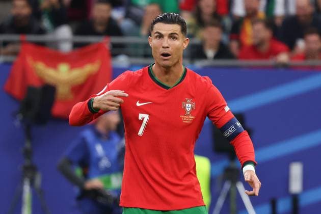Volksparkstadion, Hamburg UEFA EURO 2024 Germany, quarter-final 5 July 2024 , Portugal France v l , Cristiano Ronaldo Portugal gives instructions, gesticulates, gesticulate with arms gives instructions, gesticulate Copyright: JoaquimxFerreira