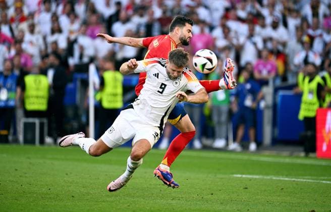 Football, European Championship, EURO 2024, Quarter-final, MHP Arena Stuttgart Spain Germany 2 1 n V Niklas Füllkrug GER , Nacho SPA Action
