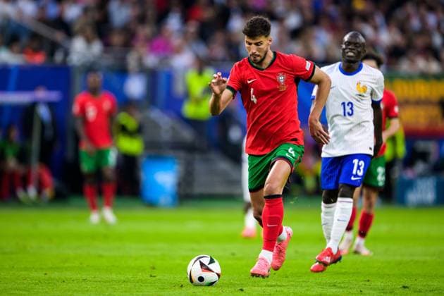 240705 Ruben Dias of Portugal during the UEFA Euro 2024 Football Championship Quarterfinal between Portugal and France on July 5, 2024 in Hamburg Photo Jesper Zerman BILDBYRAN kod JZ JZ0551 fotboll football soccer fotballs em europamästerskap em uefa euro uefa european football championship euro 2024 portugal frankrike france bbeng bbauto  Copyright: JESPERxZERMAN BB240705JZ045