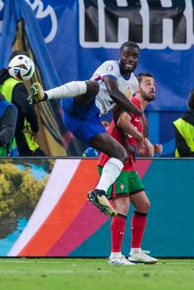 UEFA EURO 2024 Portugal France 05 07 2024 Dayot Upamecano France, 4 , Bernardo Silva Portugal, 10 UEFA EURO 2024 quarter-final Portugal France Volksparkstadion Hamburg, Hamburg on 05 07 2024 Copyright: xBEAUTIFULxSPORTS Meuselx