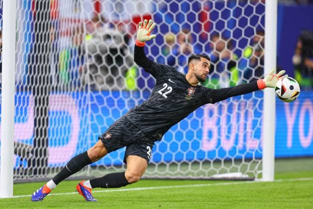2024.07.05 Hamburg Pilka nozna Reprezentacja Mistrzostwa Europy EURO 2024 Niemcy Portugalia - Francja N z Diogo Costa Foto Pawel Andrachiewicz PressFocus 2024.07.05 Hamburg Football European Championships 2024 EURO 2024 Germany Portugal - France Diogo Costa Credit: Pawel Andrachiewicz PressFocus NEWSPIX.PL --- Newspix.pl  20240705_xPF_PA018