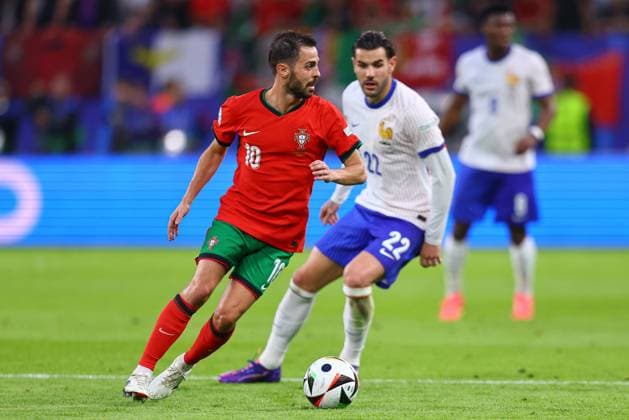 2024.07.05 Hamburg Pilka nozna Reprezentacja Mistrzostwa Europy EURO 2024 Niemcy Portugalia - Francja N z Bernardo Silva Foto Pawel Andrachiewicz PressFocus 2024.07.05 Hamburg Football European Championships 2024 EURO 2024 Germany Portugal - France Bernardo Silva Credit: Pawel Andrachiewicz PressFocus NEWSPIX.PL --- Newspix.pl  20240705_xPF_PA031