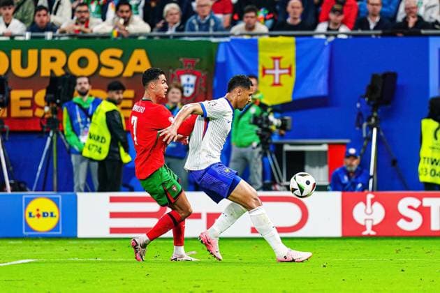 Christiano Ronaldo Portugal, 07 , William Saliba France, 17 GER, Portugal vs France, European Football Championship, UEFA Euro 2024, quarter-finals, 05 07 2024 GER, Portugal vs France, European Football Championship, UEFA Euro 2024, quarter-finals, 05 07 2024 Hamburg Copyright: xEibner-Pressefoto MarcelxvonxFehrnx EP_MFN
