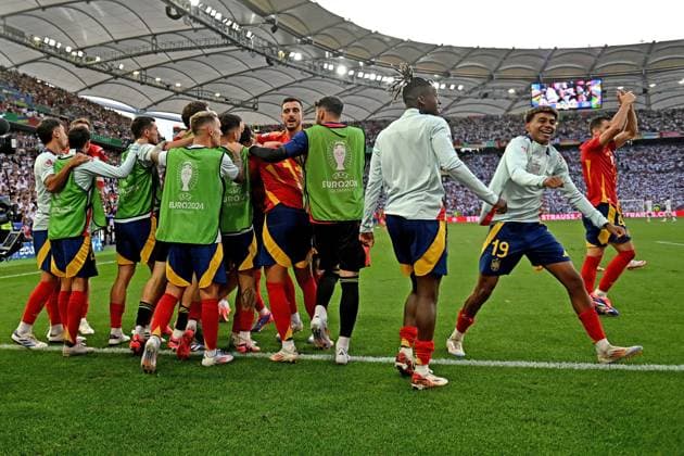 05 07 2024, xscotx, Euro 2024 quarter-final, Spain Germany, emspor, v l goal celebration after the goal celebrating the goal celebrate 2 1 by Mikel Merino Zazon Spain Stuttgart