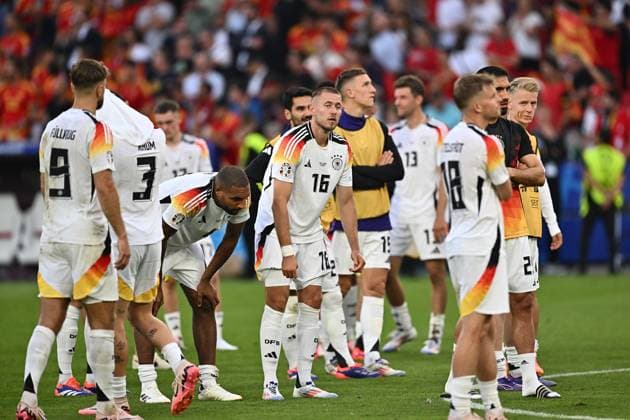 05 07 2024, xscotx, European Football Championship 2024 quarter-finals, Spain Germany, emspor, v l Players of the German team are sad, disappointed, frustrated, dejected Waldemar Anton German national football team DFB Stuttgart