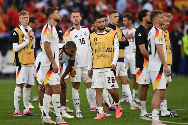 05 07 2024, xscotx, European Football Championship 2024 quarter-finals, Spain Germany, emspor, v l Players of the German team are sad, disappointed, frustrated, dejected Niclas Füllkrug German national football team DFB Jonathan Tah German national football team DFB Waldemar Anton German national football team DFB Deniz Undav German national football team DFB Stuttgart