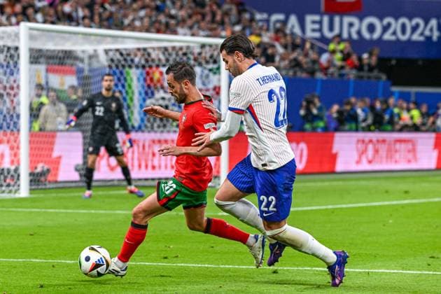 240705 EURO2024 FRANCE VS PORTUGAL Joao Cancelo (20) of Portugal and Theo Hernandez (22) of France during a soccer game between the national teams of France, called les Bleus and Portugal in a Quarter Final knock out game of the UEFA EURO, EM, Europameisterschaft,Fussball 2024 tournament , on Friday 5 July 2024 in Hamburg , Germany . photo sportpix Stijn Audooren Hamburg Volksparkstadion Germany  Copyright: xSportpix.bex xStijnxAudoorenxStijnxAudoorenx