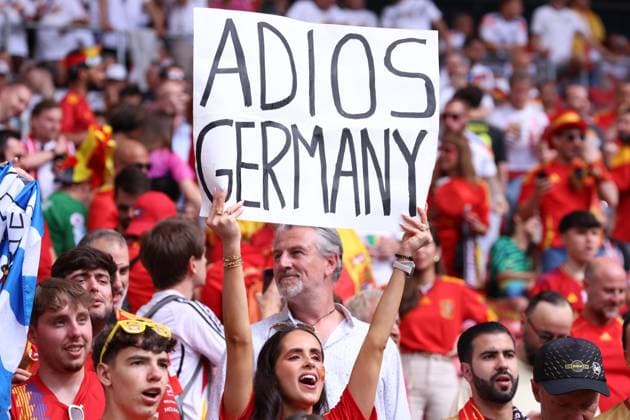Spain vs Germany Supporter of Spain during the UEFA EURO, EM, Europameisterschaft,Fussball 2024 quarter-final match between Spain and Germany at Arena Stuttgart on July 5, 2024 in Stuttgart, Germany Stuttgart Arena Stuttgart Germany Copyright: xMarcoxCanonierox