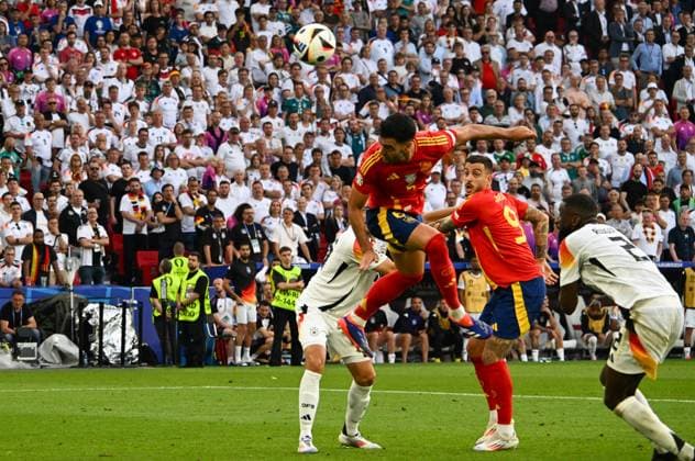 05 07 2024, xsltx, Football EM 2024 1 4 Final, Germany Spain emspor, v l Mikel Merino Spain Goal scored, erziehlt das Tor zum 1 2 DFL DFB REGULATIONS PROHIBIT ANY USE OF PHOTOGRAPHS as IMAGE SEQUENCES and or QUASI VIDEO Stuttgart