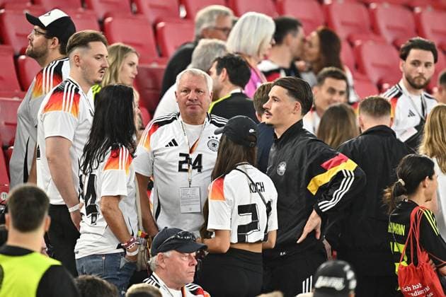 05 07 2024, xscotx, European Football Championship 2024 quarter-finals, Spain Germany, emspor, v l Robin Koch German national football team DFB sad, disappointed, frustrated, dejected with family Stuttgart
