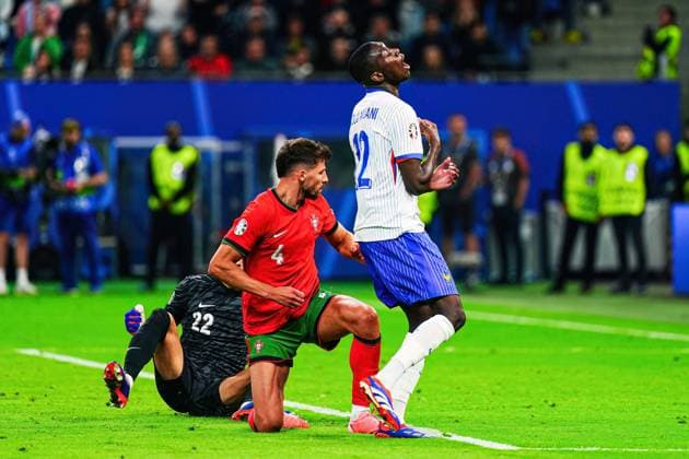 Disappointment after missed goal Randal Kolo Muani France, 12 GER, Portugal vs France, European Football Championship, UEFA Euro 2024, quarter-final, 05 07 2024 GER, Portugal vs France, European Football Championship, UEFA Euro 2024, quarter-final, 05 07 2024 Hamburg Copyright: xEibner-Pressefoto MarcelxvonxFehrnx EP_MFN