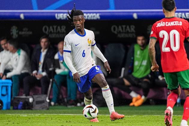 2024-07-05 Portugal v France - Quarter-Final - UEFA EURO, EM, Europameisterschaft,Fussball 2024 HAMBURG, GERMANY - JULY 5: Eduardo Camavinga of France dribbles during the Quarter-Final - UEFA EURO 2024 match between Portugal and France at Volksparkstadion on July 5, 2024 in Hamburg, Germany. (Photo by Joris Verwijst BSR Agency) Hamburg Germany Content not available for redistribution in The Netherlands directly or indirectly through any third parties. Copyright: xBSRxAgencyx