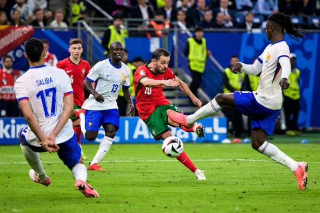 240705 Bernardo Silva of Portugal during the UEFA Euro 2024 Football Championship Quarterfinal between Portugal and France on July 5, 2024 in Hamburg Photo Jesper Zerman BILDBYRAN kod JZ JZ0551 fotboll football soccer fotballs em europamästerskap em uefa euro uefa european football championship euro 2024 portugal frankrike france bbeng bbauto  Copyright: JESPERxZERMAN BB240705JZ102