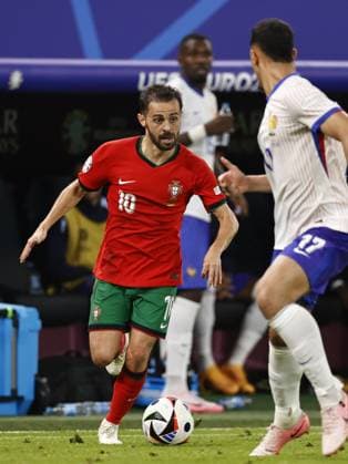 HAMBURG - Bernardo Silva of Portugal during the UEFA EURO, EM, Europameisterschaft,Fussball 2024 quarter-final match between Portugal and France at Volksparkstadion on July 5, 2024 in Hamburg, Germany. ANP Hollandse Hoogte MAURICE VAN STEEN UEFA EURO 2024 2024 xVIxANPxSportx xVanxSteenxFotografiexIVx 502837680 originalFilename: 502837680.jpg