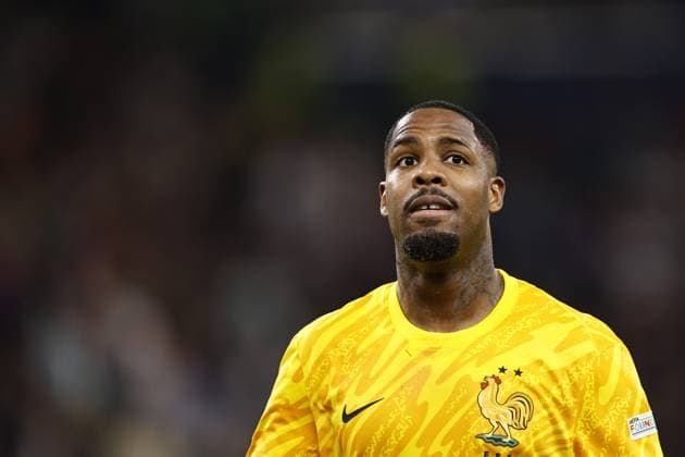HAMBURG - France goalkeeper Mike Maignan during the UEFA EURO, EM, Europameisterschaft,Fussball 2024 quarter-final match between Portugal and France at the Volksparkstadion on July 5, 2024 in Hamburg, Germany. ANP Hollandse Hoogte MAURICE VAN STEEN UEFA EURO 2024 2024 xVIxANPxSportx xVanxSteenxFotografiexIVx 502839411 originalFilename: 502839411.jpg