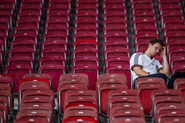 240705 A fan of Germany looks dejected after the UEFA Euro 2024 Football Championship quarterfinal between Spain and Germany on July 5, 2024 in Stuttgart Photo Mathias Bergeld BILDBYRAN code MB MB0942 fotboll football soccer fotballs em europamästerskap em uefa euro uefa european football championship euro 2024 kvartfinal quarterfinal quarterfinals spanien spain deutschland germany bbeng publik depp  Copyright: MATHIASxBERGELD BB240705MB147