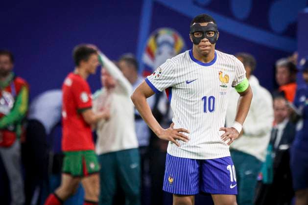 10 Mbappe Lottin Kylian MBAPPE Forward (FRA) FOOTBALL : France vs Portugal- Euro 2024 quarts de finale - Hambourg Volksparkstadion - 05 07 2024 ElyxandroCegarra Panoramic 