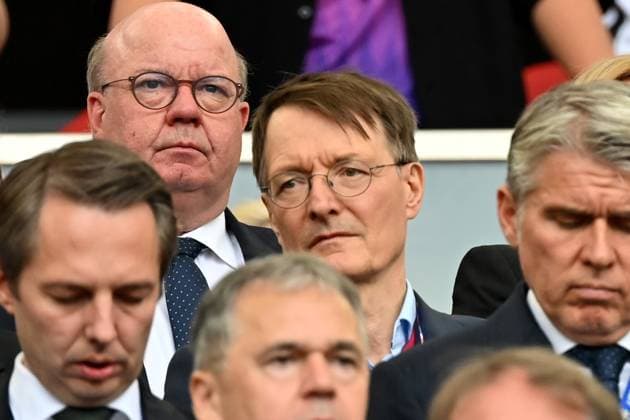 05 07 2024, xjrdrx, European Football Championship 2024 1 4 Final, Germany Spain emspor, v l Karl Lauterbach SPD German Federal Minister of Health DFL DFB REGULATIONS PROHIBIT ANY USE OF PHOTOGRAPHS as IMAGE SEQUENCES and or QUASI VIDEO Stuttgart