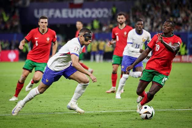 10 Mbappe Lottin Kylian MBAPPE Forward (FRA) FOOTBALL : France vs Portugal- Euro 2024 quarts de finale - Hambourg Volksparkstadion - 05 07 2024 ElyxandroCegarra Panoramic 
