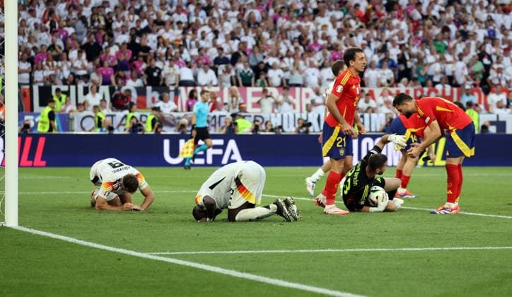 05 07 24 Spain Germany Germany, Stuttgart, 05 07 2024, Football, UEFA Euro 2024, Quarter-finals, Spain Germany v l Niclas Füllkrug, Antonio Rüdiger both Germany