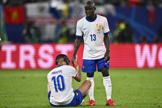 HAMBURG, GERMANY - JULY 5: Kylian Mbappe and N Golo Kante of France during the UEFA EURO, EM, Europameisterschaft,Fussball 2024 quarter-final match between Portugal and France at Volksparkstadion on July 5, 2024 in Hamburg, G Portugal v France: Quarter-Final - UEFA EURO 2024 Copyright: xSebastianxFrejx