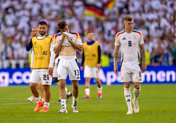05 07 2024, Football UEFA EURO 2024, quarter-final, Spain Germany, in the Stuttgart Arena Frustration after the match with Thomas Müller 2 f left, Germany , Deniz Undav left, Germany and Toni Kroos Germany